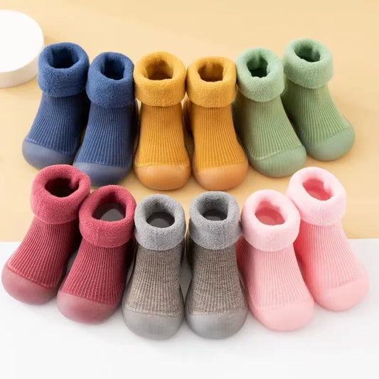 Snozzy: Cozy Fleece-Lined Baby Shoe for Cold-Weather Comfort