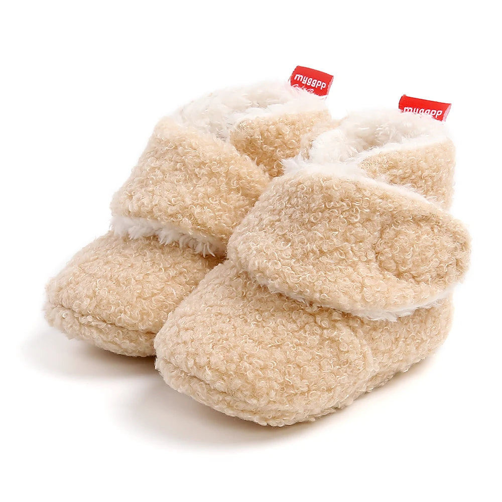 Fleecion: Cozy Cold-Weather Baby Shoe with Easy Strap Design