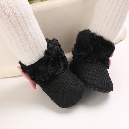 Muhz: Sleek, All-Black Baby Winter Boots with Straps