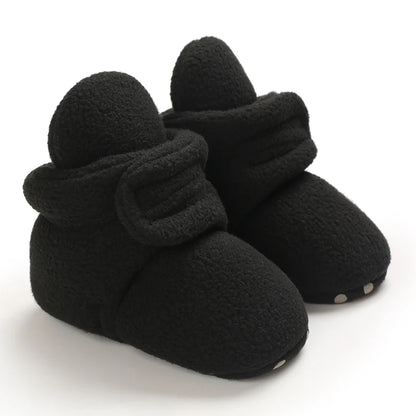 Muhz: Sleek, All-Black Baby Winter Boots with Straps