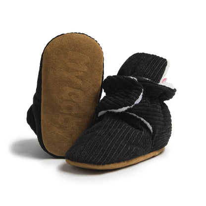 Winttery: Cozy Fleece-Lined Baby Shoe for Cold-Weather Comfort