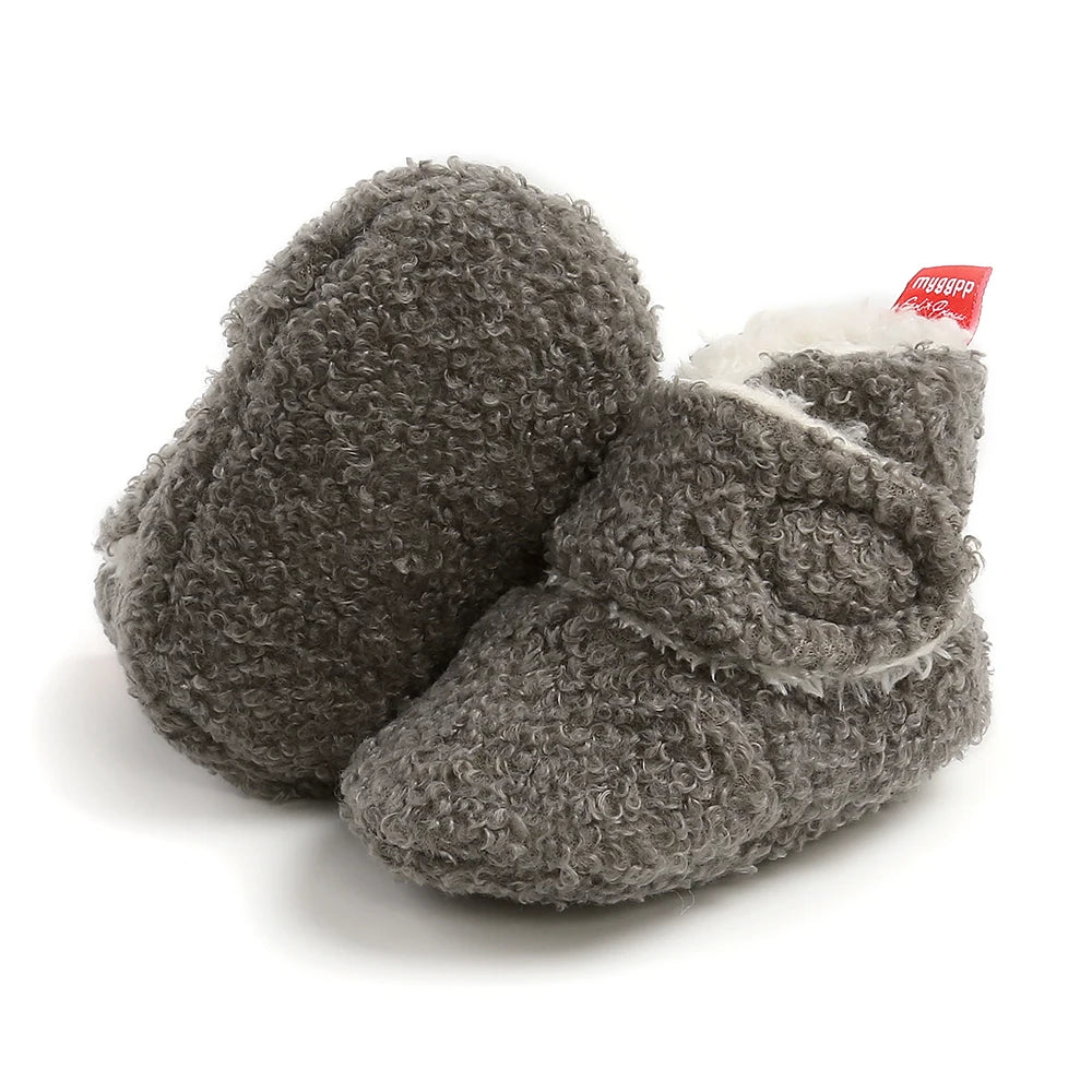 Fleecion: Cozy Cold-Weather Baby Shoe with Easy Strap Design