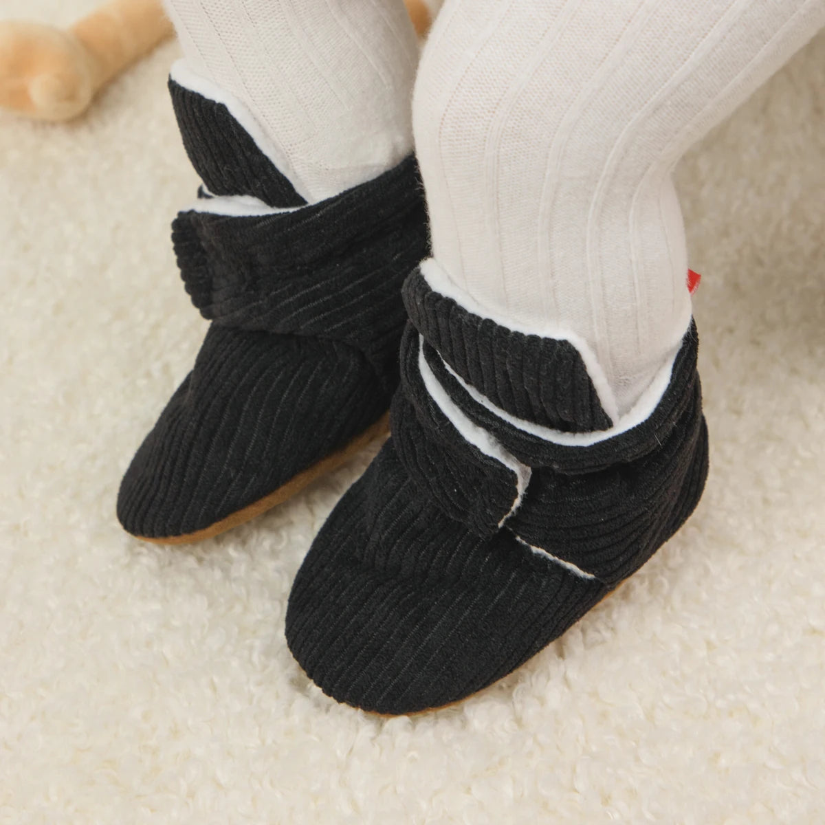 Winttery: Cozy Fleece-Lined Baby Shoe for Cold-Weather Comfort