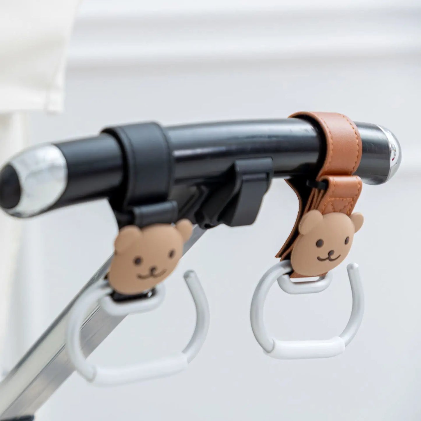 Beag: Stylish, Durable Animal-Themed Stroller Hook for Parents