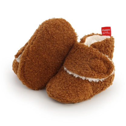 Fleecion: Cozy Cold-Weather Baby Shoe with Easy Strap Design