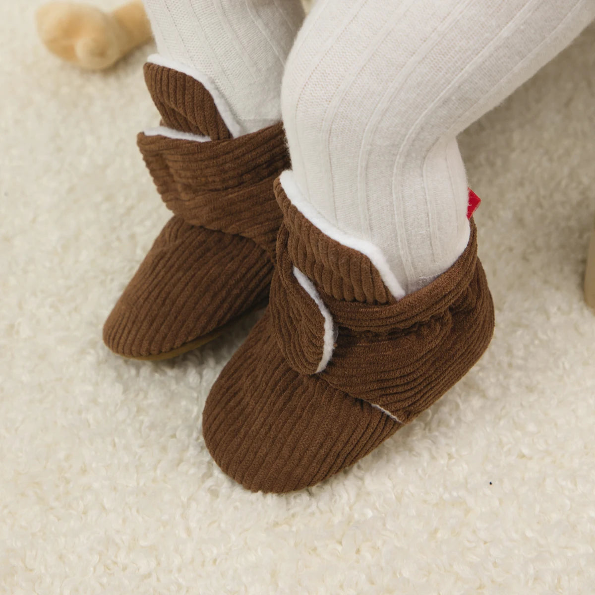 Winttery: Cozy Fleece-Lined Baby Shoe for Cold-Weather Comfort