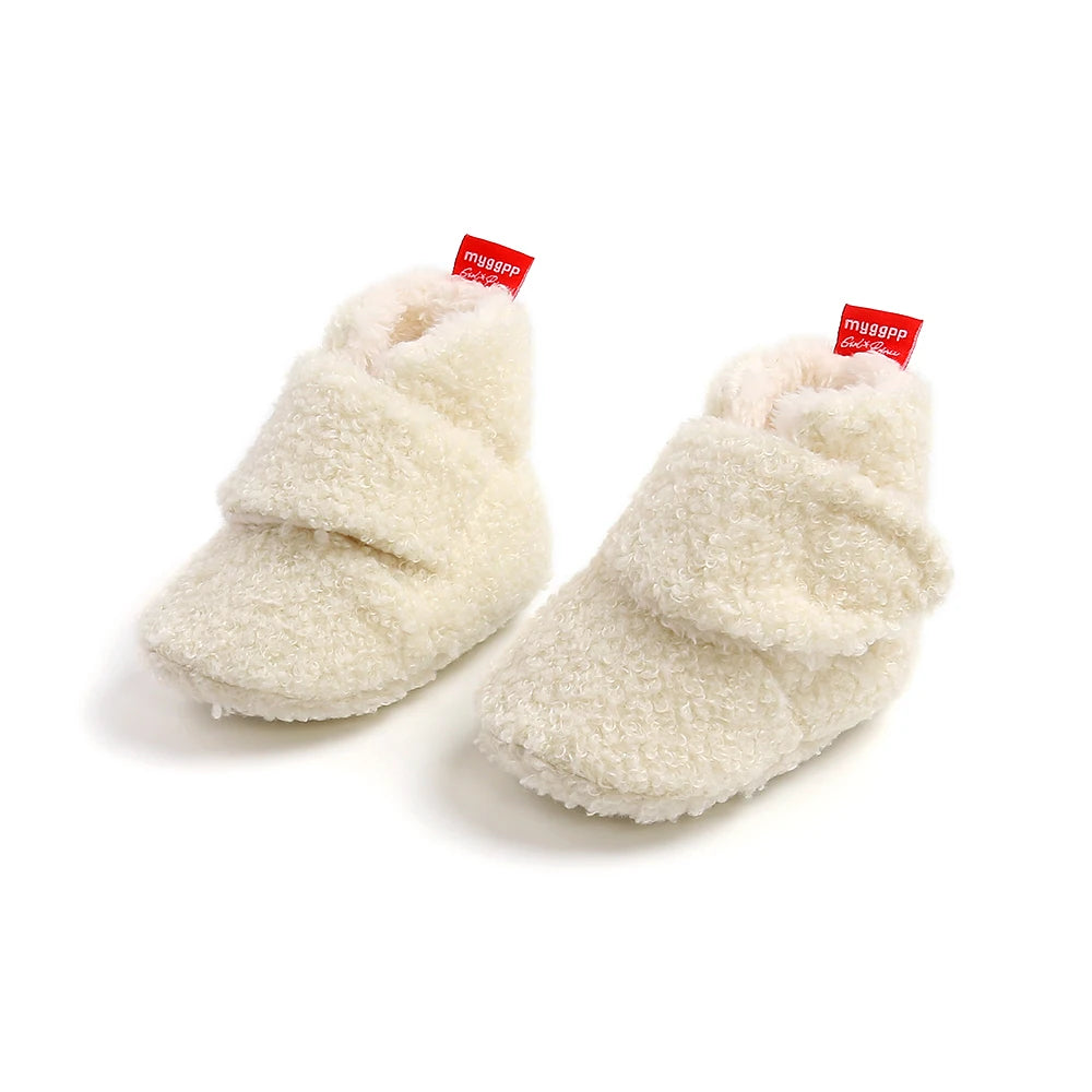 Fleecion: Cozy Cold-Weather Baby Shoe with Easy Strap Design