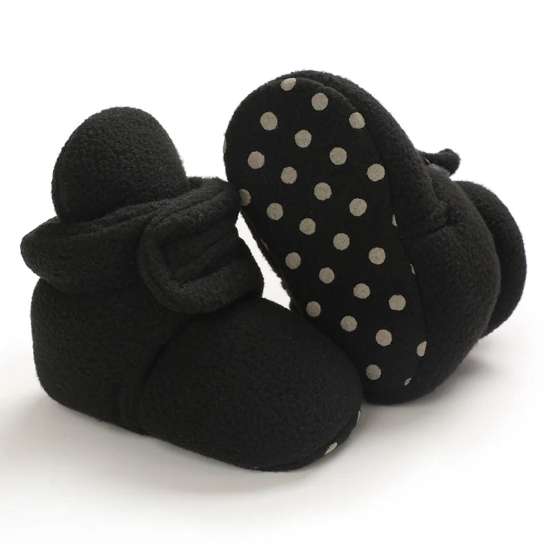 Muhz: Sleek, All-Black Baby Winter Boots with Straps