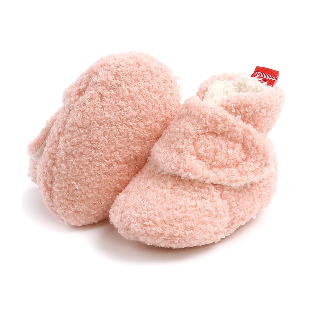 Fleecion: Cozy Cold-Weather Baby Shoe with Easy Strap Design