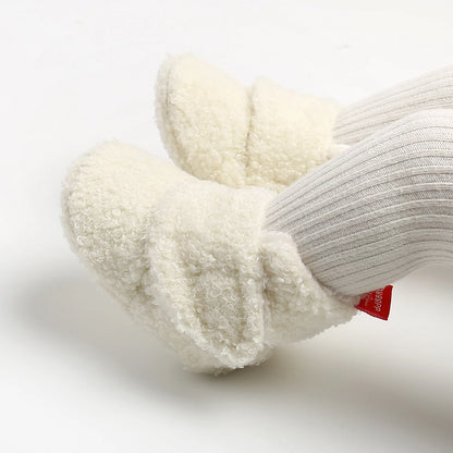 Fleecion: Cozy Cold-Weather Baby Shoe with Easy Strap Design