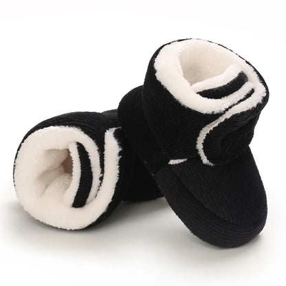 Muhz: Sleek, All-Black Baby Winter Boots with Straps