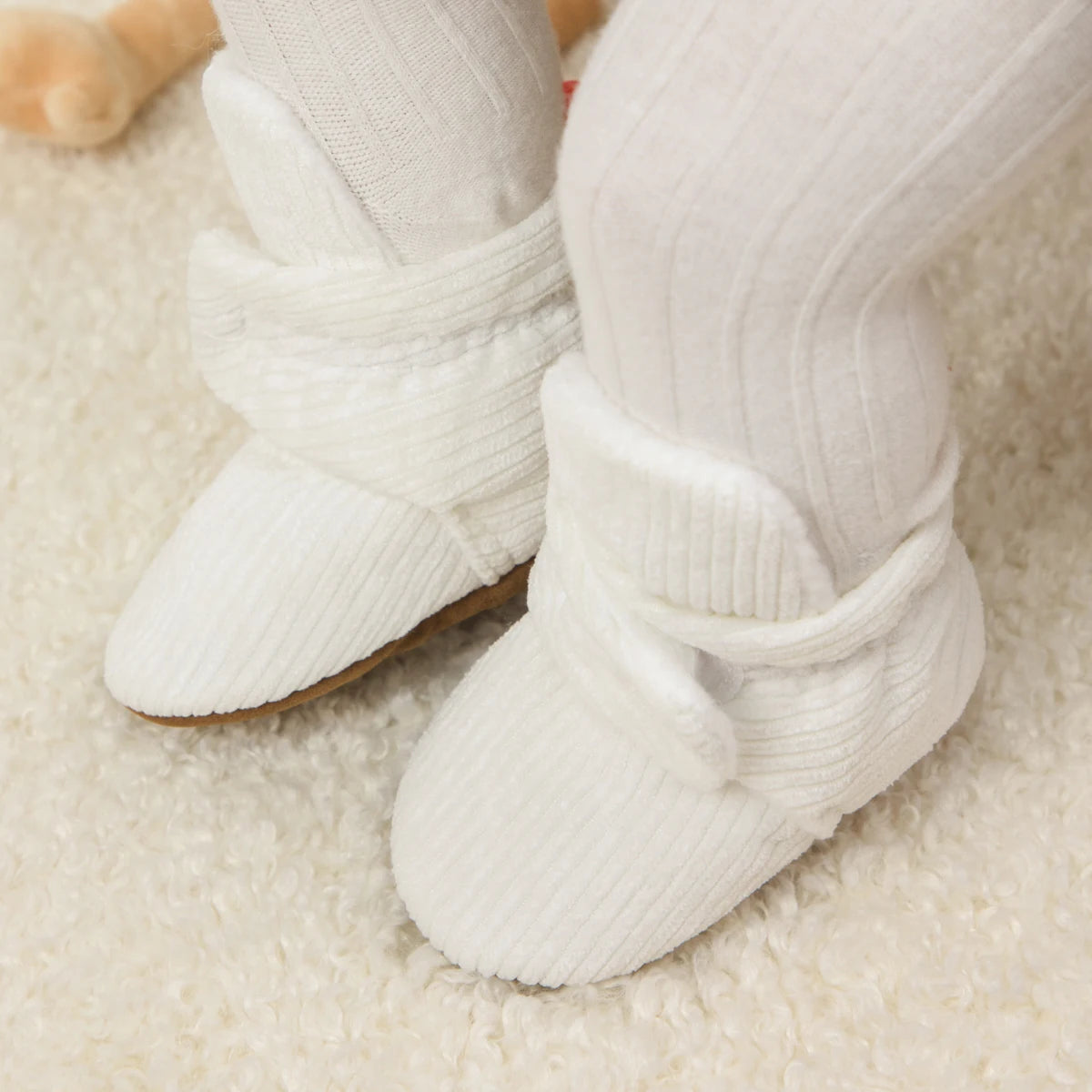 Winttery: Cozy Fleece-Lined Baby Shoe for Cold-Weather Comfort