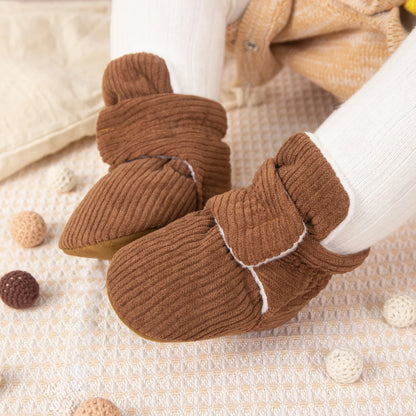 Winttery: Cozy Fleece-Lined Baby Shoe for Cold-Weather Comfort