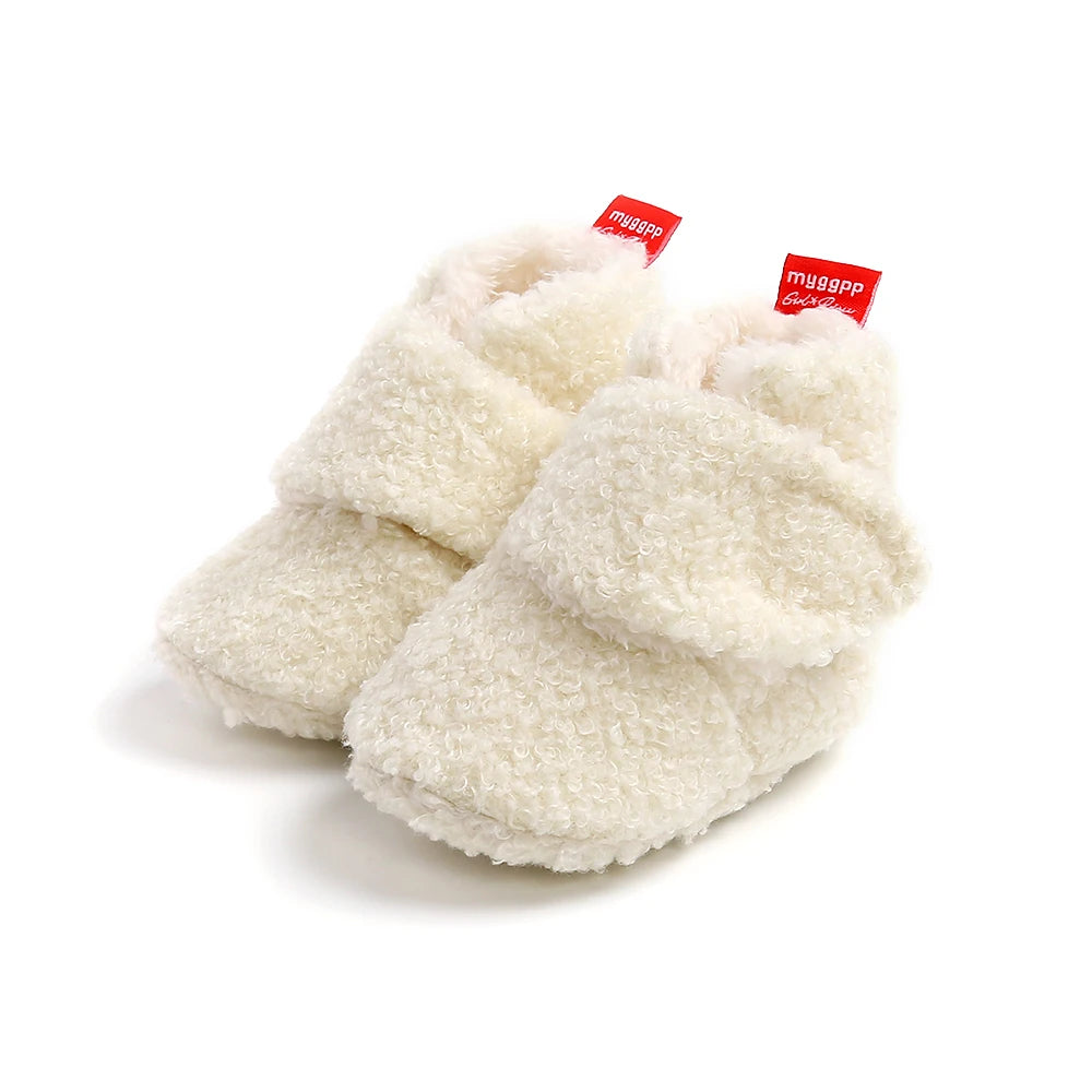 Fleecion: Cozy Cold-Weather Baby Shoe with Easy Strap Design